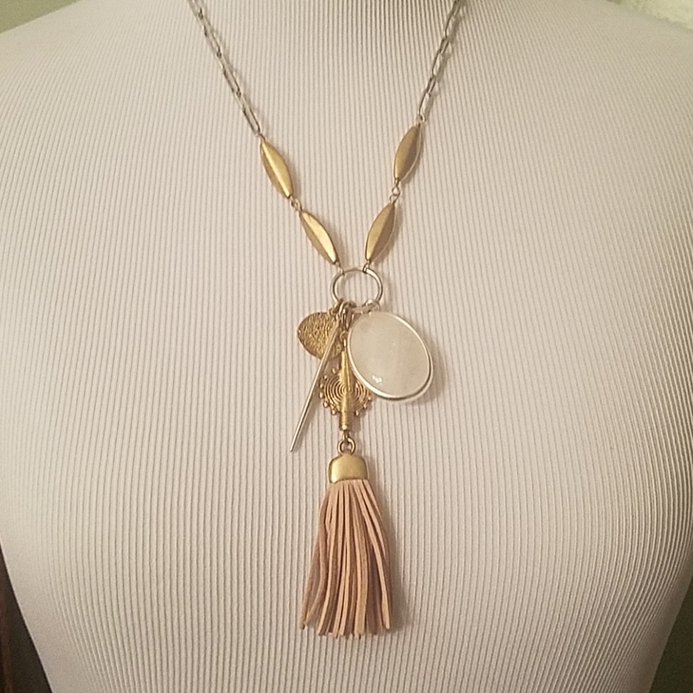 Stella & Dot Gold and Cream Necklace